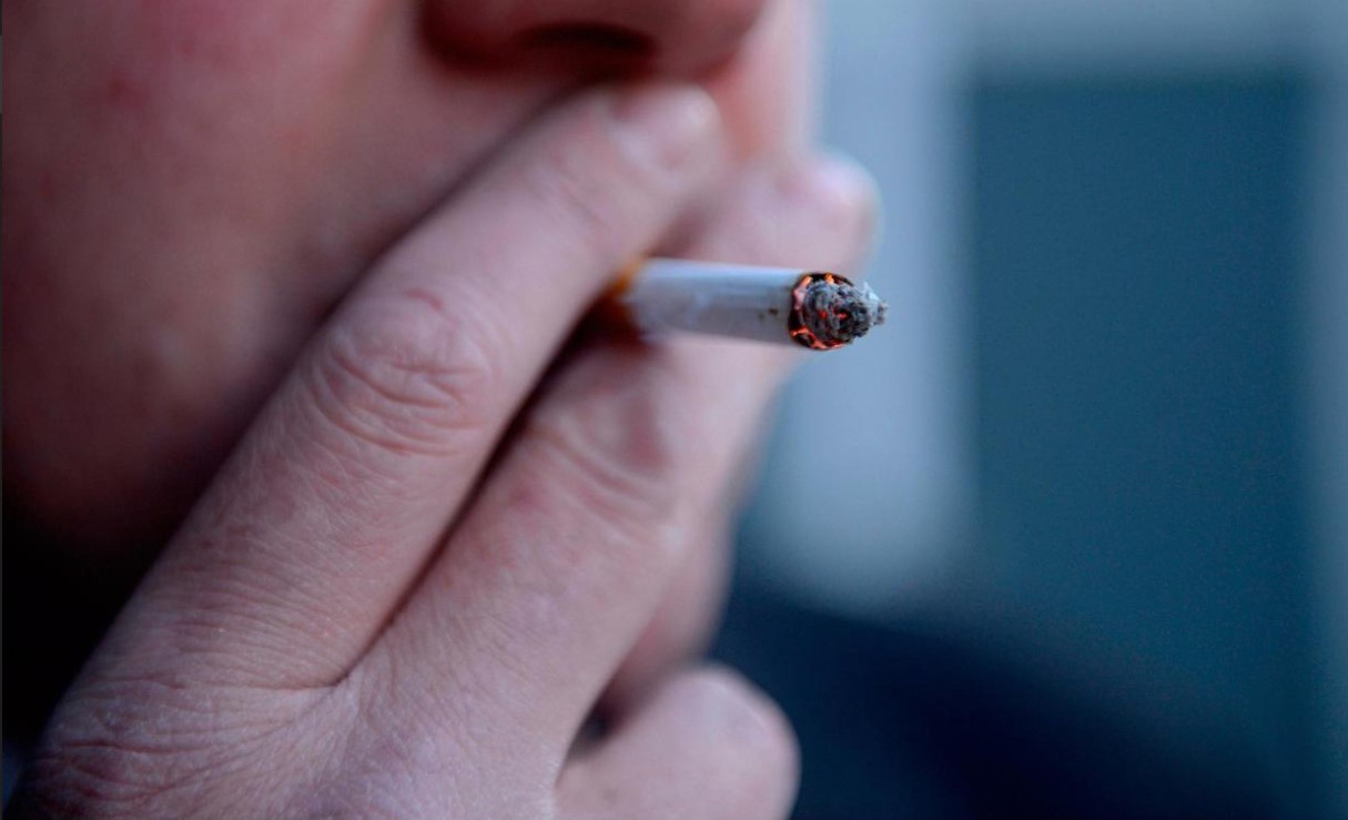 vapeking - electronic cigarettes Vaping: How E-cigs Work (Infographic)